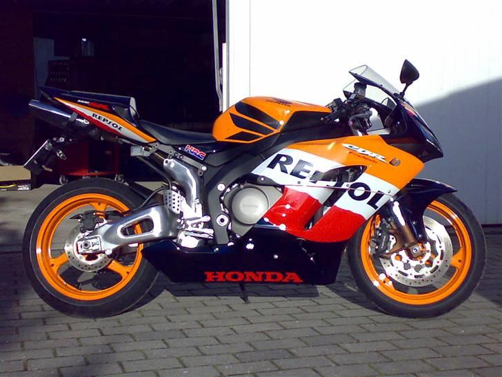 Honda CBR 1000RR Repsol billede 11