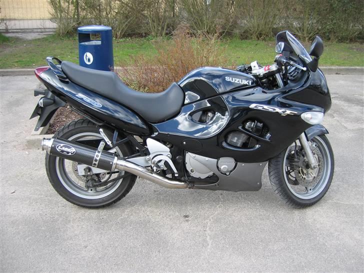 Suzuki GSX750F SOLGT - Ny blink 2008 billede 1