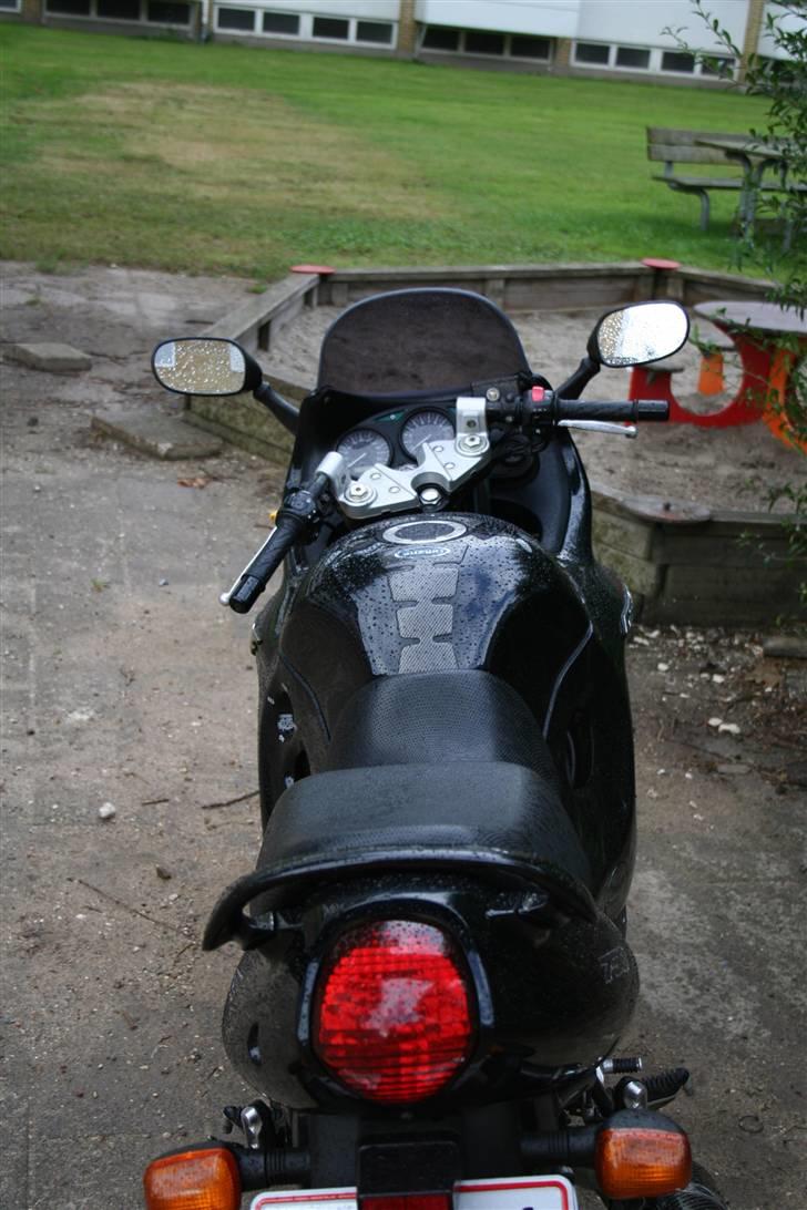 Suzuki GSX750F SOLGT - gl. blink billede 4