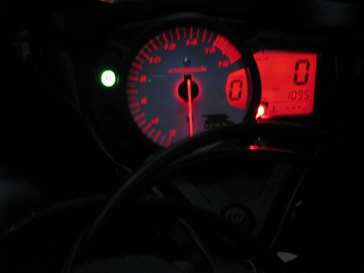 Suzuki GSX R 600 K7 "SOLGT" billede 8