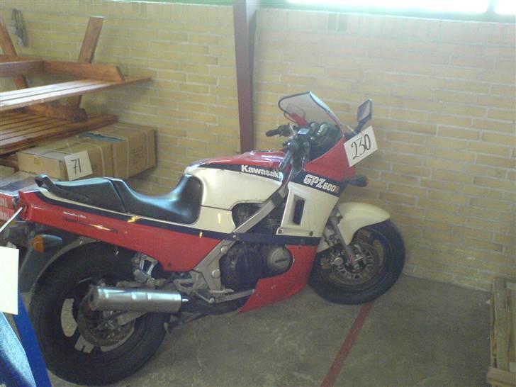 Kawasaki GPZ 600r billede 2