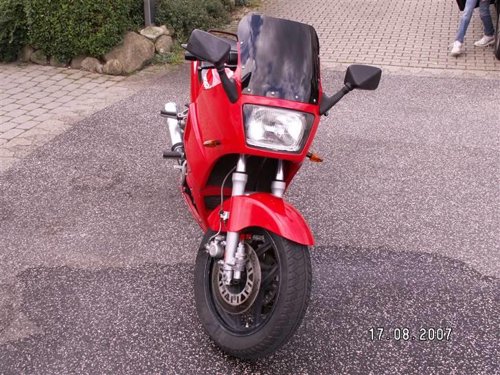 Kawasaki GPZ 600r billede 4