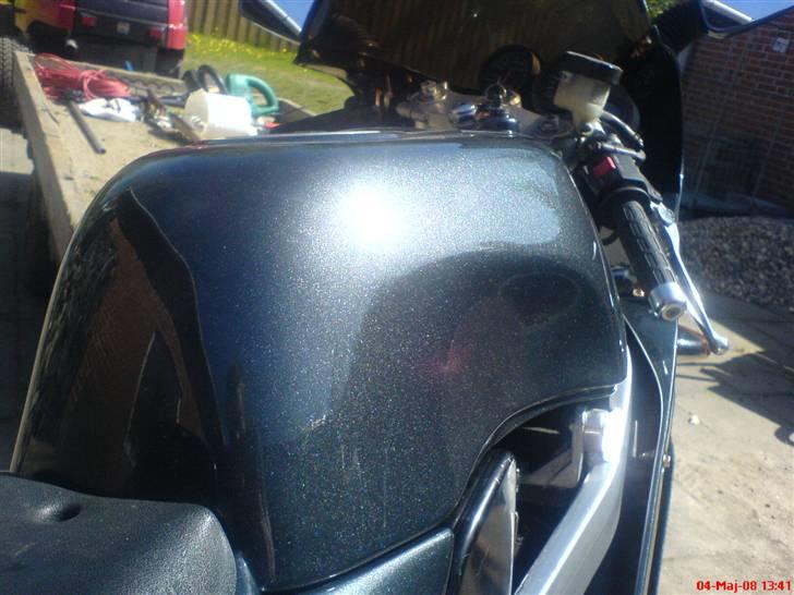 Suzuki gsxr 400 billede 3