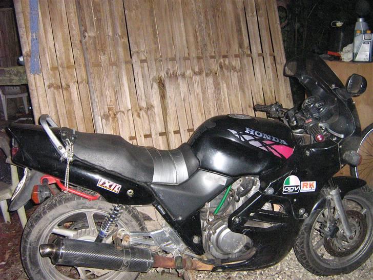 Honda CB 500 RR solgt - Her er min Skam-skudte honda 100000++ Km billede 1