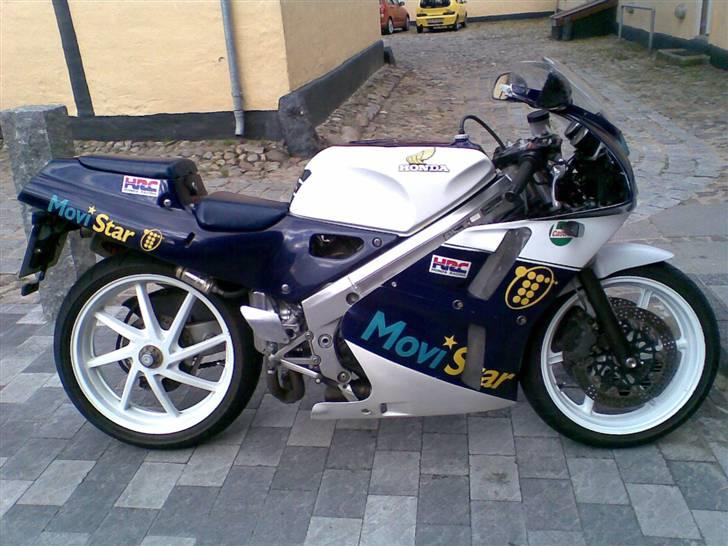 Honda Vfr 400 R billede 2