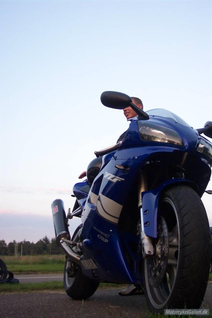 Yamaha R1 billede 13