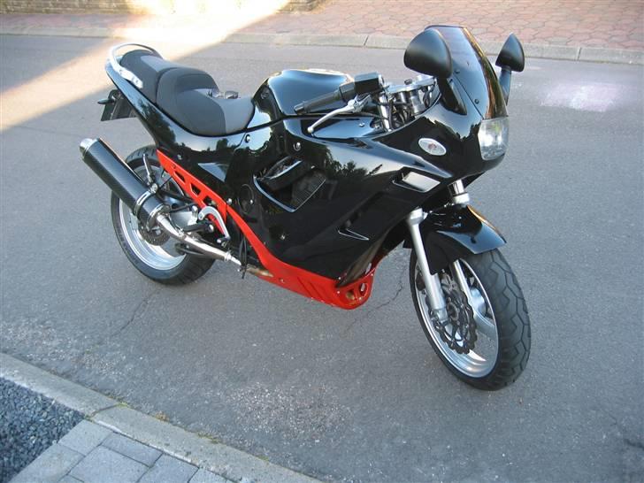 Suzuki GSX 600 F billede 2