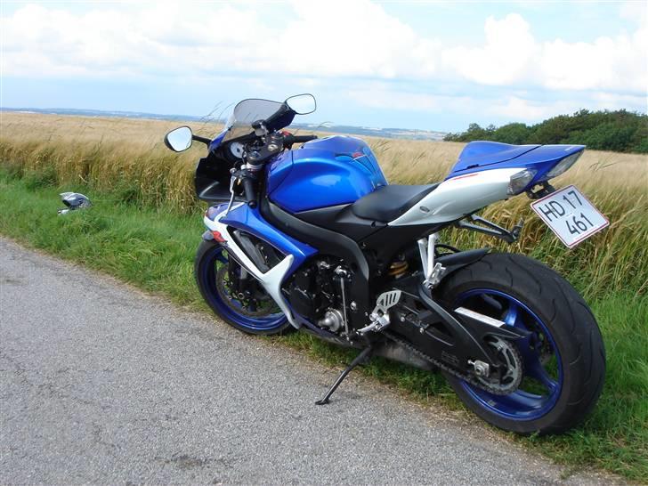 Suzuki GsxR600k7 (solgt) billede 15
