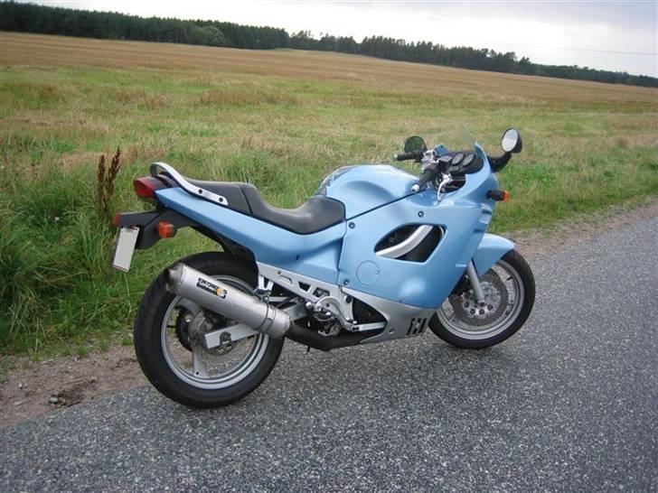 Suzuki GSX 400 F - SOLGT - Op billede 5