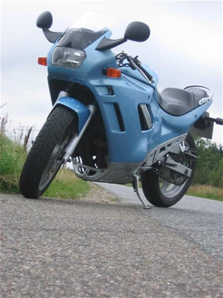 Suzuki GSX 400 F - SOLGT - Mere front billede 7