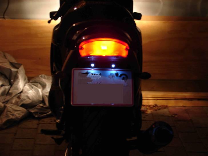 Suzuki GSX 600 F - Nummerpladelys med dioder billede 9