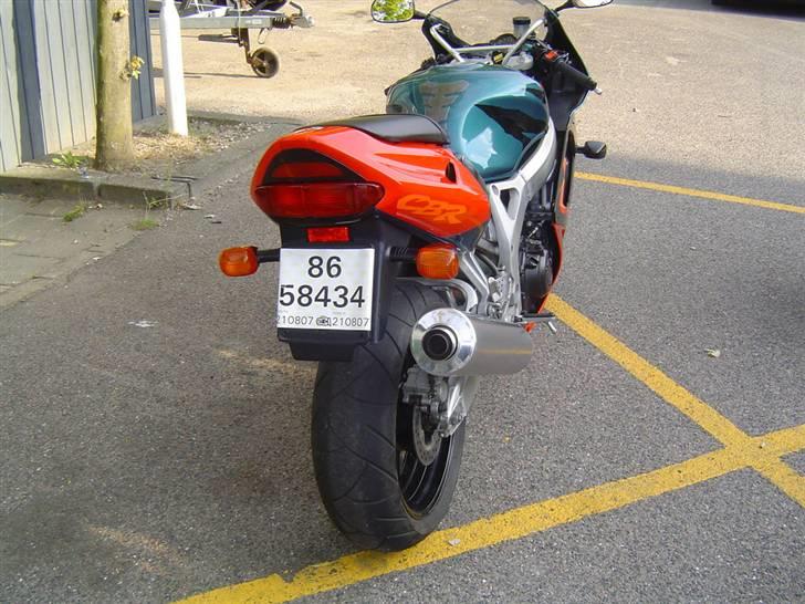Honda CBR 900 RR SC 33 billede 9
