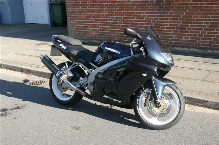 Kawasaki ZX9-R --solgt-- billede 1