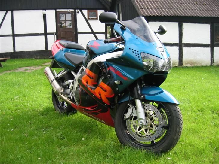 Honda CBR 900RR billede 2
