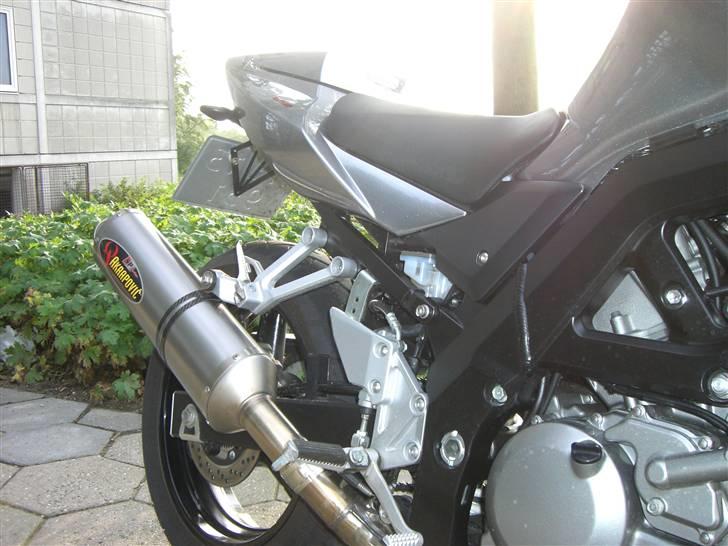 Suzuki SV650AK7 billede 3