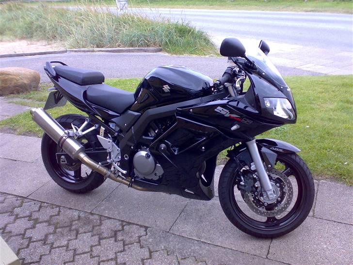 Suzuki SV 650 S *SOLGT* billede 1