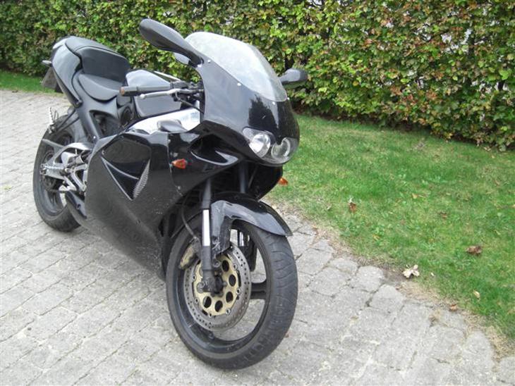 Aprilia RS 125 - Så er der kommet nye billeder ind. Det er nu taget med et ordetligt kamera. billede 1