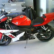 Yamaha yzf R1