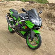 Kawasaki ZX9 R
