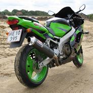 Kawasaki ZX9 R