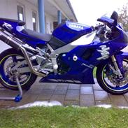 Yamaha yzf-r1