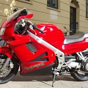 Honda VFR 750 F *SOLGT*