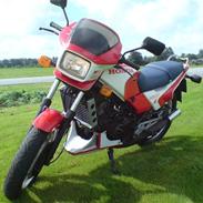 Honda MVX 250 F Solgt