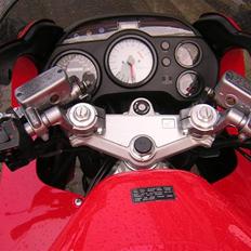 Honda VFR 750 F *Solgt*