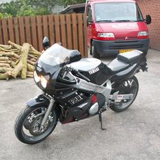 Yamaha FZR 600 - Solgt