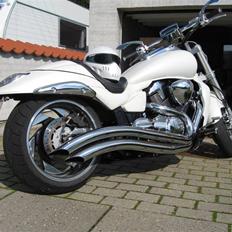 Suzuki M1800R       
