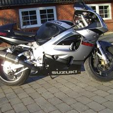 Suzuki GSX750R SOLGT TIL CLAUS
