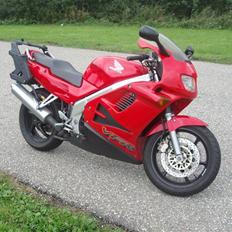 Honda VFR 750 F *SOLGT*