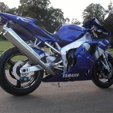 Yamaha YZF-R1