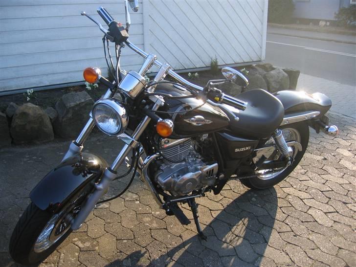 Suzuki GZ250 *solgt* billede 4