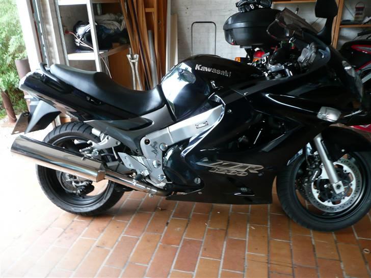Kawasaki ZZR 1200 billede 2