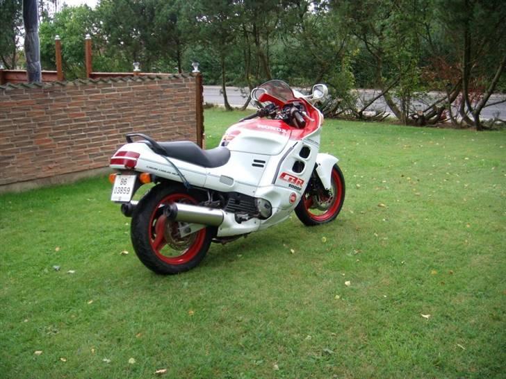 Honda CBR 1000 sc 21 billede 2