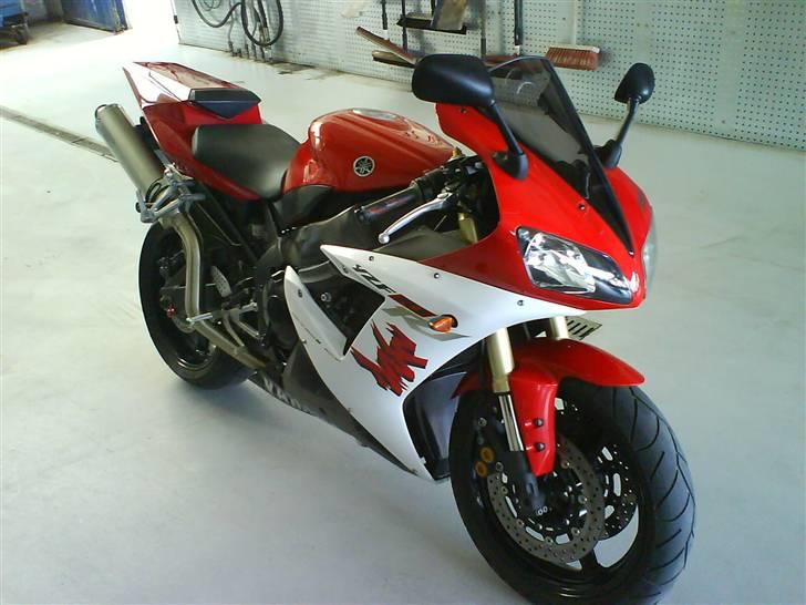 Yamaha yzf R1 billede 2
