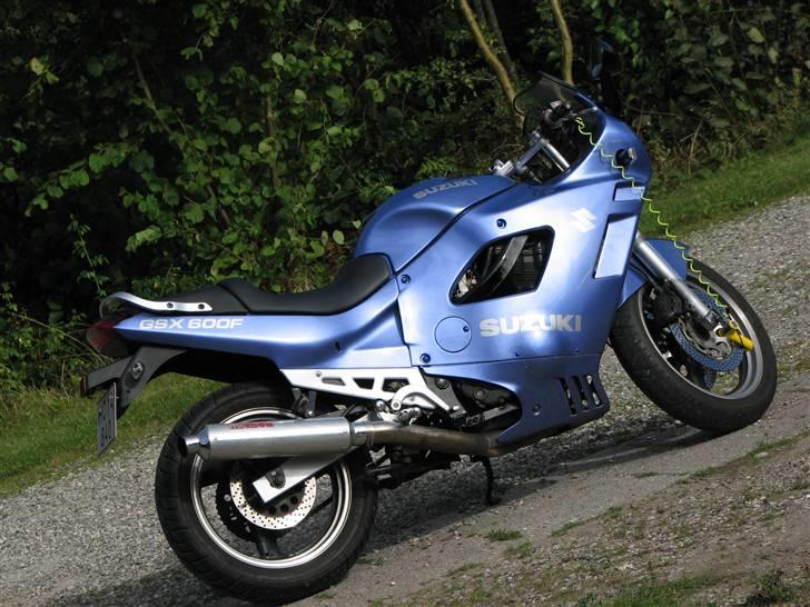 Suzuki GSX 600 F ( solgt 2010 ) billede 3