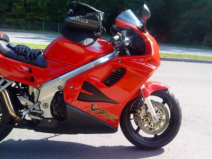 Honda VFR 750 F *Solgt* billede 1