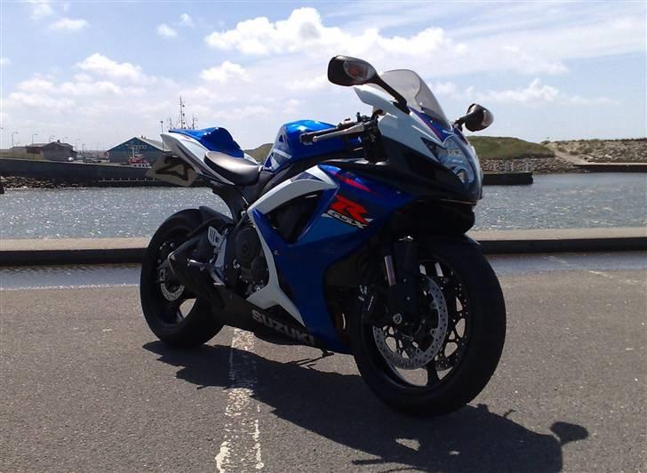 Suzuki GSXR 750 K7 (SOLGT) billede 17