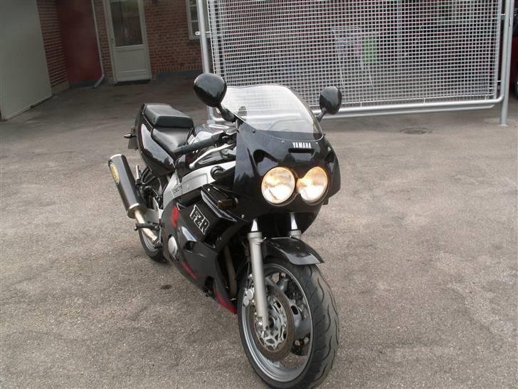 Yamaha FZR 600 - Solgt billede 2