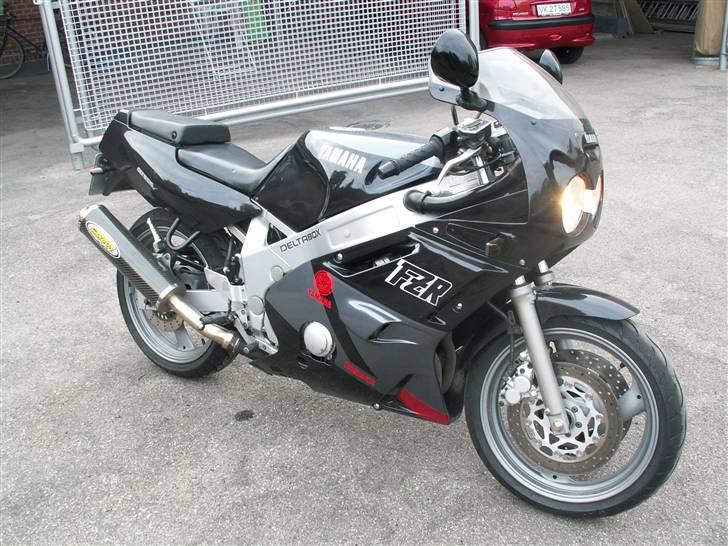 Yamaha FZR 600 - Solgt billede 3