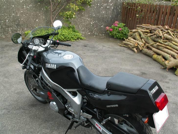 Yamaha FZR 600 - Solgt billede 8