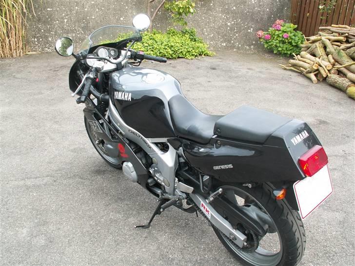 Yamaha FZR 600 - Solgt billede 9