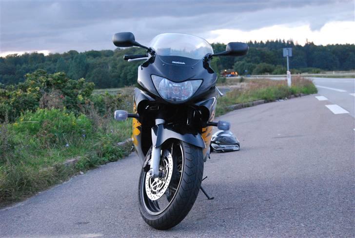 Honda cbr 600 f4 !SOLGT!  billede 8
