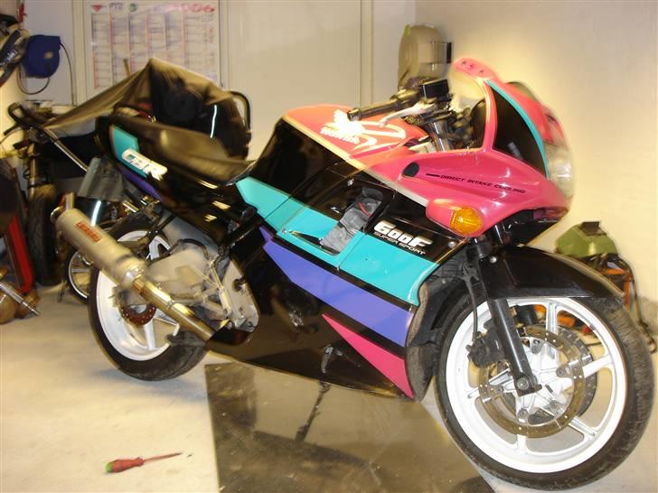Honda cbr 600 (SOLGT) - her har vi så udgangspunktet, den trængte virkelig til en hånd. billede 2