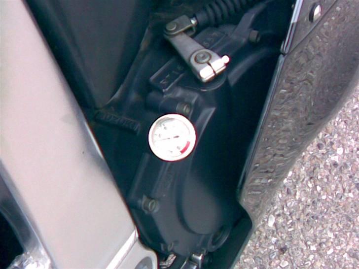 Suzuki gsxr 750 - Olietemperaturmåler så jeg ved hvornår der må leges. billede 17