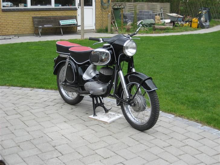 DKW RT 200VS til SOLGT - Det færdige resultat billede 1