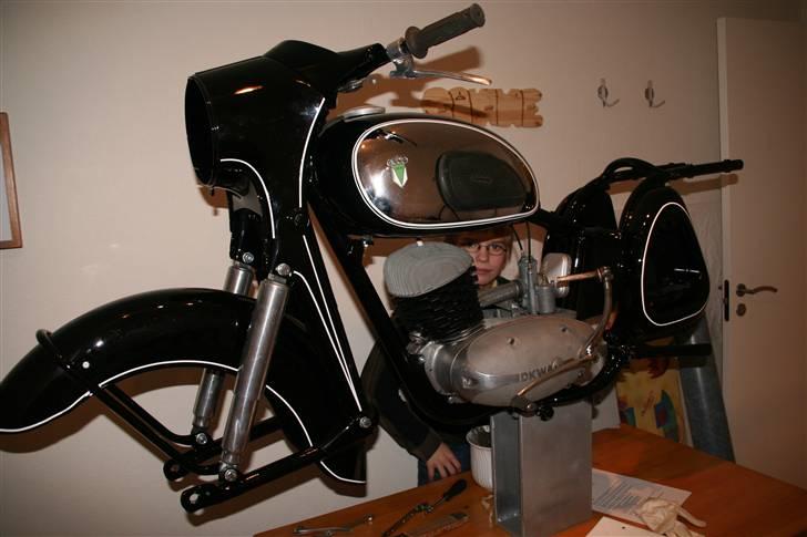 DKW RT 200VS til SOLGT - jeg fik også hjælper på (skønt Allan) billede 5