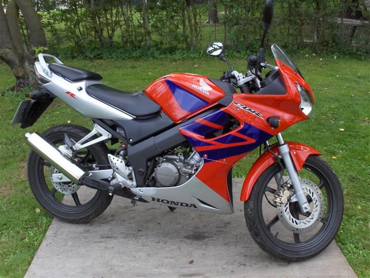 Honda CBR 125 R billede 3